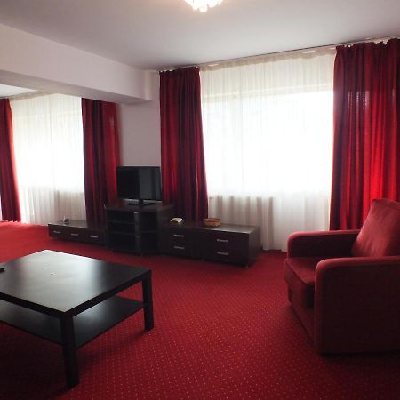 Alba Iulia Square - Apartments And Studios Бухарест Экстерьер фото