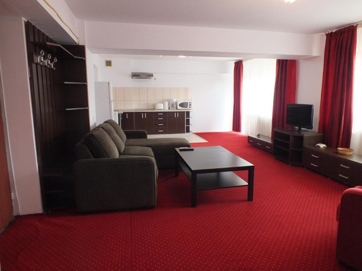 Alba Iulia Square - Apartments And Studios Бухарест Экстерьер фото