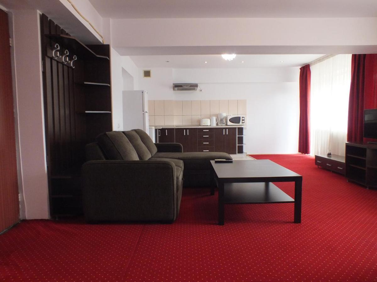 Alba Iulia Square - Apartments And Studios Бухарест Экстерьер фото