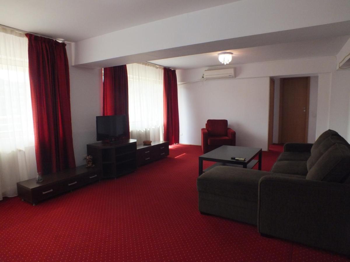 Alba Iulia Square - Apartments And Studios Бухарест Экстерьер фото